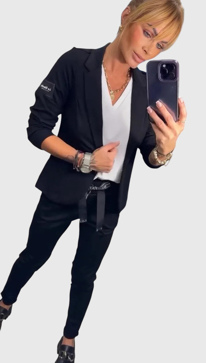DEBRA™ | THE PERFECT BALANCE OF STYLE AND COMFORT