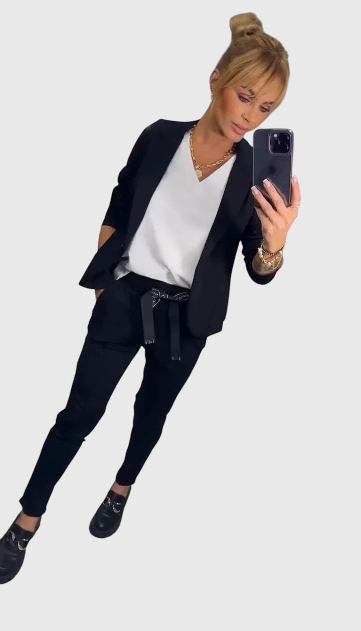 DEBRA™ | THE PERFECT BALANCE OF STYLE AND COMFORT